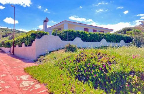 Castelsardo Villa | Villa sul mare con giardino e vista mozzafiato