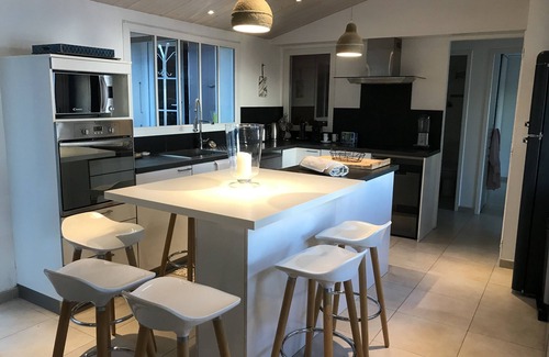 French Atlantic Coast Villa | VILLA SWIMMING POOL 3mn walk from the BEACH île de ré -