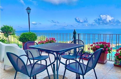Schiazzano Villa | Villa The Stone on the Sea