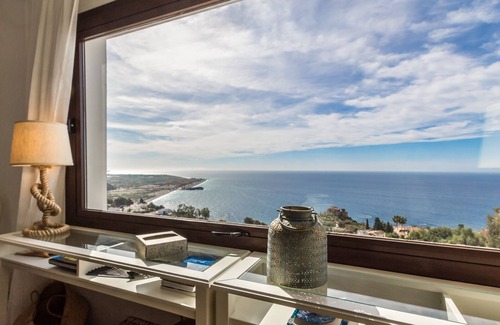 Salobrena Villa | Villa Tropical with private heated pool