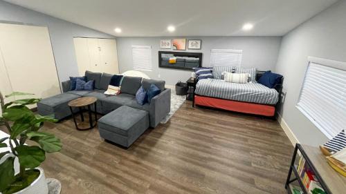 North Miami Villa | Villa Tropical - Your private Miami Resort with a heated pool