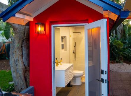 North Miami Villa | Villa Tropical - Your private Miami Resort with a heated pool