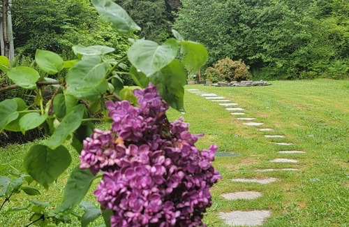 North Bend Villa | Villa Two Peaks Getaway - Beautiful spacious apartment