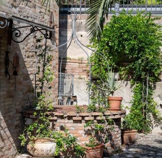 Sant'Angelo in Lizzola Villa | Villa vacanze floriana