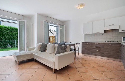 Lido di Jesolo Villa | Villa 'Villetta Bruna' with Private Garden and Air Conditioning