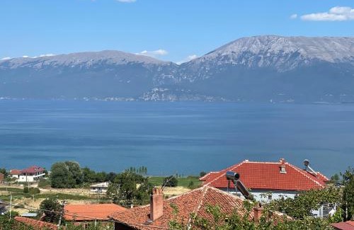 Udenisht Bed & Breakfast | Villa Vista Lago