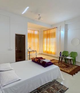 Dibrugarh Apartment | Villa Vivian - a cozy vacation home + free parking