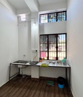 Dibrugarh Apartment | Villa Vivian - a cozy vacation home + free parking