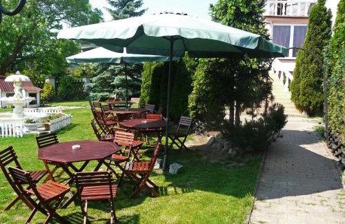 Ustowo Villa | Villa Vivian