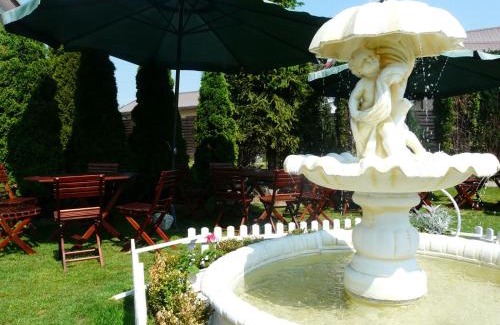 Ustowo Villa | Villa Vivian