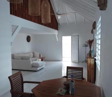 Grand-Bourg Apartment | Villa vue mer avec logements indépendants piscine privative