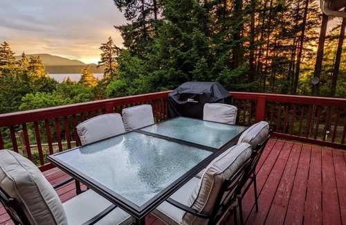 Eastsound Villa | Villa w/Amazing Bay Views Near Beach w/Garden, Ping Pong