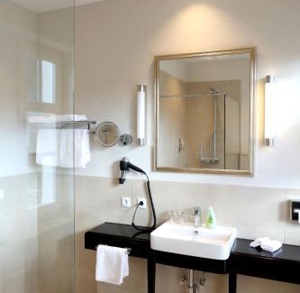 Annweiler am Trifels Hotel | Villa Waldfrieden - Design trifft Budget