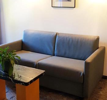 Waldperlach Hotel | Villa Waldperlach by Blattl