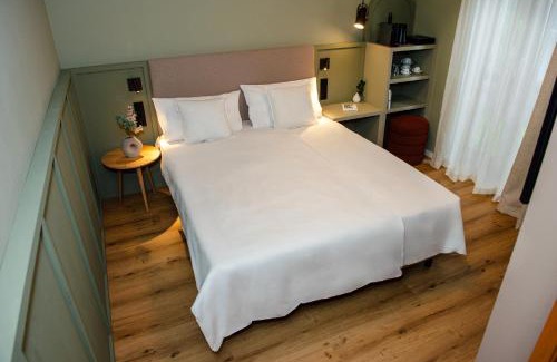 Waldperlach Hotel | Villa Waldperlach by Blattl