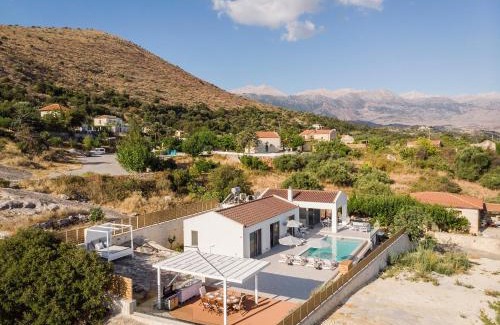 Champatha Villa | Villa White Harmony