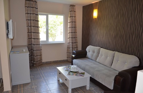 Mamaia-Sat Villa | Villa with 3 rooms,private terrace&entrance,pools acces,near sea,Mamaia north.