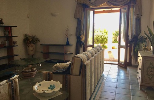 S'oru e Mari House | Villa with direct beach access, St. Andrew's