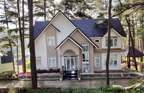 Da Lat Villa | Villa with lakeview and surrounded pine trees - 15 minutes to downtown Dalat!