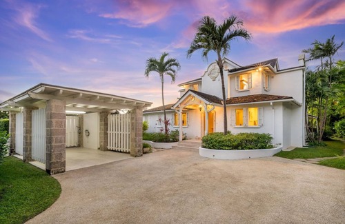 Westmoreland Villa | Villa with Pool and Golf Views - Villa Grove