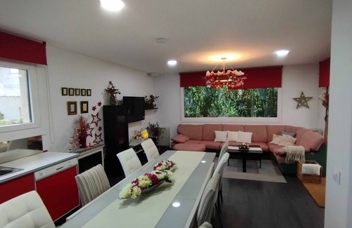 Santa Cristina de Cobres House | Villa with pool and fun Ría de Vigo