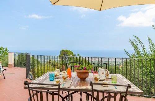 Mascali Villa | Villa with pool and panoramic surroundings