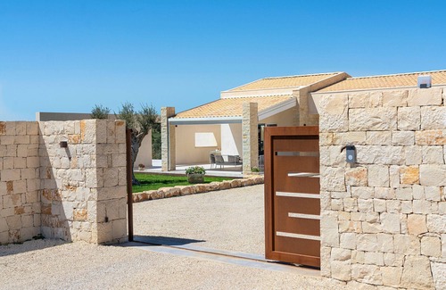 Rosolini Villa | Villa with pool in Rosolini, near Noto, Sicily