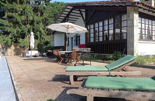 Lloreda Ski Chalet | Villa with pool XL "Los Tres Robles".