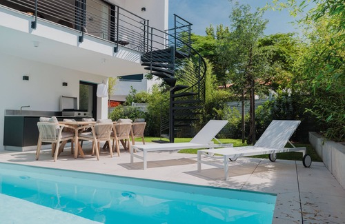 Vaux-sur-Mer Villa | Villa with private heated pool by the sea in Royan