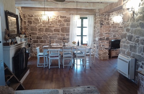 Uri Villa | VILLA WITH PRIVATE POOL AND JACUZZI WHIRLPOOL 10 MINUTES FROM THE BEACHES