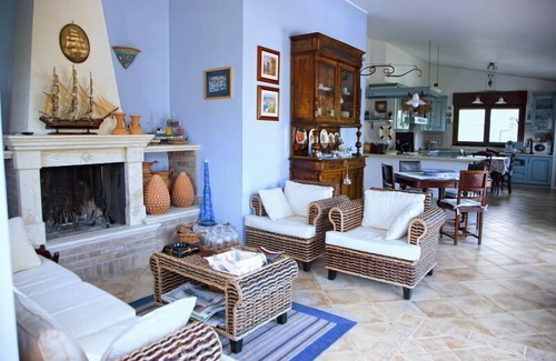 Palmi House | Villa with private pool near the beaches of Palmi