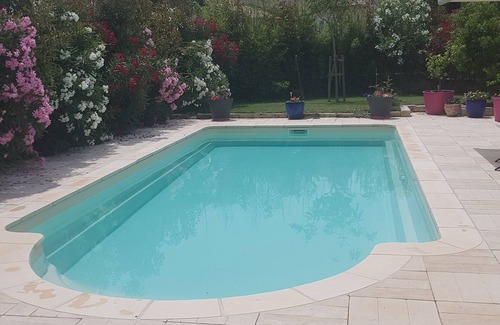 Eyragues House | VILLA WITH SWIMMING POOL NEAR THE VILLAGE CENTER