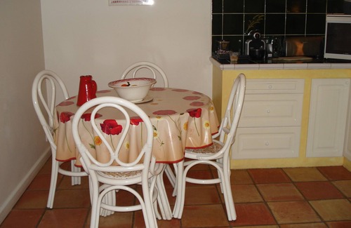 Perols Villa | Villa with swimming pool 10 x 5 and garden, sleeps 6, 2km from the beach, Perols