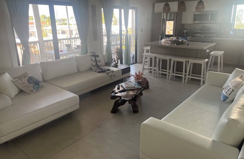 Sexton Cove Estates House | Villa Yeri is a spacious 4-bedroom house in enchanting Key Largo with AC, Wi-Fi