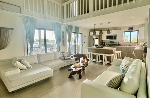 Sexton Cove Estates House | Villa Yeri is a spacious 4-bedroom house in enchanting Key Largo with AC, Wi-Fi