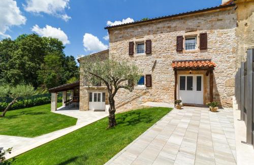 Skropeti Villa | Villa Zoro with a lovely garden and a private POOL in the middle of Istria