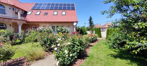 Tiszakanyar House | Village Garden Family Guest House