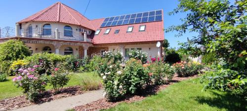 Tiszakanyar House | Village Garden Family Guest House