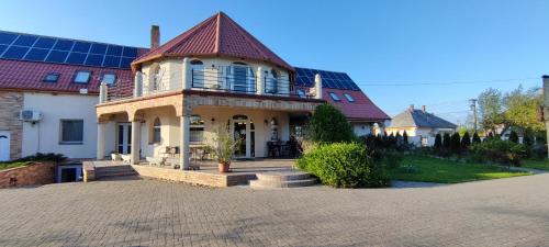 Tiszakanyar House | Village Garden Family Guest House