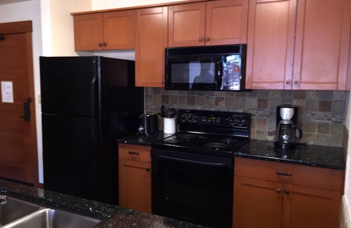 Mammoth Lakes Condo | Village Top Floor Lincoln House - Great 2 Bedroom With View of Mammoth Mountain