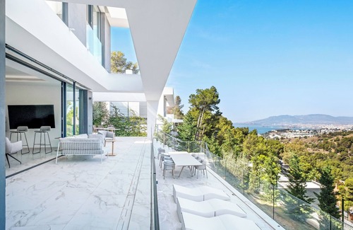 Pinares de San Anton Villa | Villas Pinares de San Antón, Saltwater pool, Sea, City, Mountain Views