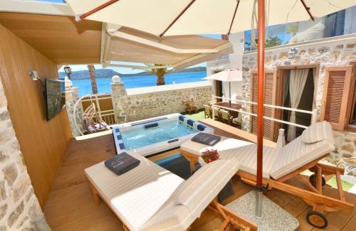 Ermionida Villa | Villasonboard Rock Villa 3 Bed, 3 Bath, Jacuzzi, Seaside Ermioni