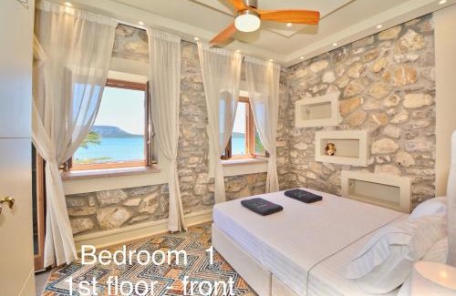 Ermionida Villa | Villasonboard Rock Villa 3 Bed, 3 Bath, Jacuzzi, Seaside Ermioni
