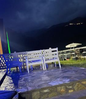 Pejë Ski Chalet | Villat Grand