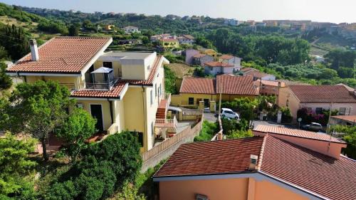 Ossi Apartment | Villetta panoramica con giardino