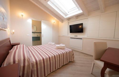 Marina di Carrara Bed & Breakfast | Villino Micol camere a due passi dal mare