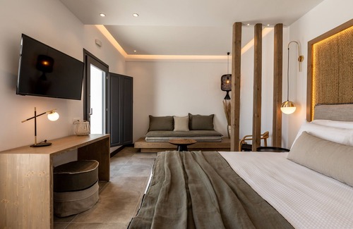 Akrotiri House | Vineyard Exclusive Suites