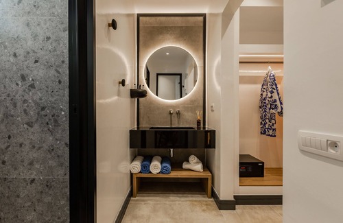 Akrotiri House | Vineyard Exclusive Suites