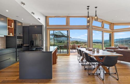 Bannockburn House | Vino and Views - Bannockburn Holiday Home