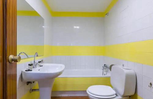 Almenara Apartment | Vintage apartment on Plaza Castilla, Madrid